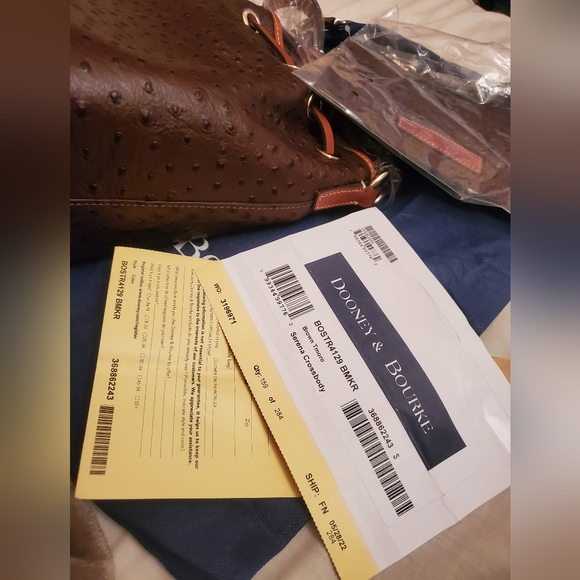 NWT Dooney & Bourke Handbag and wallet, Ostrich Serena Crossbody - Picture 7 of 9